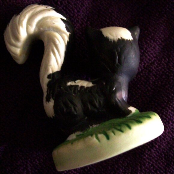 Vintage Skunk Figurine- Furry Forest Friend Figures- Home Decor Collectibles - Picture 2 of 4